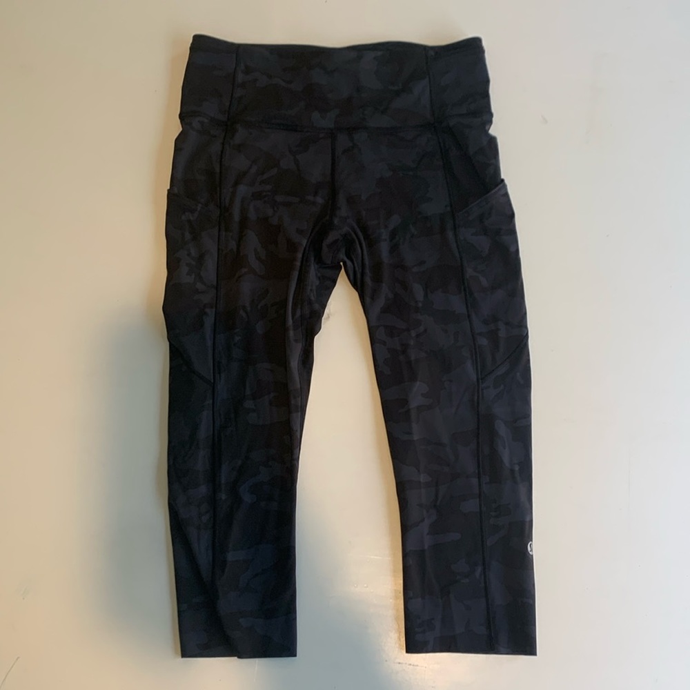 Lululemon Fast and Free crop 19" non reflective camo print